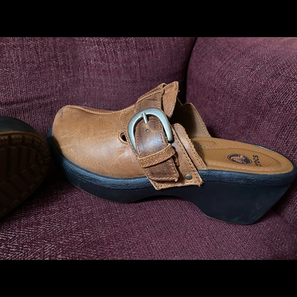Women’s brown leather Crocs Sarah clogs